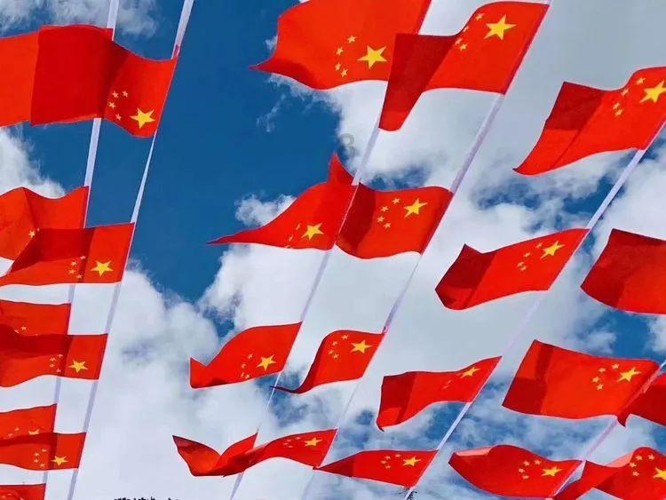 颜值被嘲断崖式下降!热巴换化妆师好评不断!化妆师真的会陷害人
